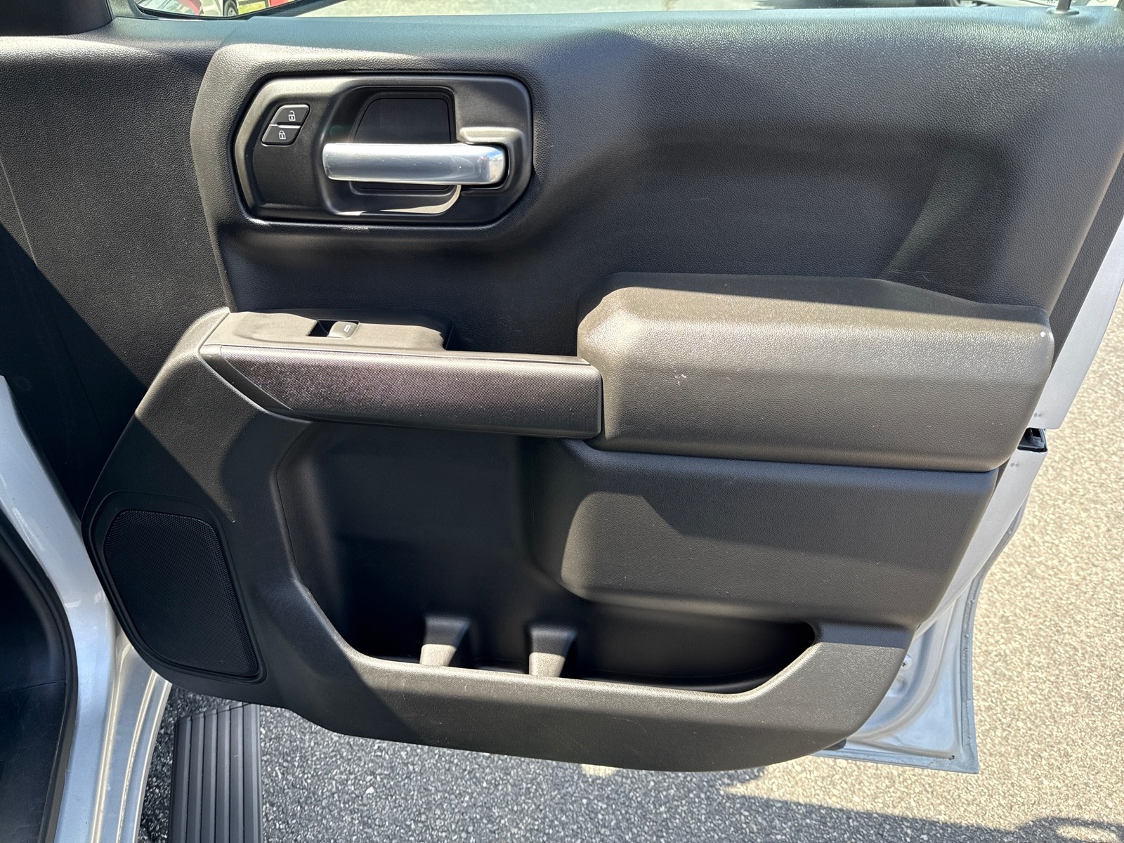 2020 Chevrolet Silverado 1500 Custom photo 34