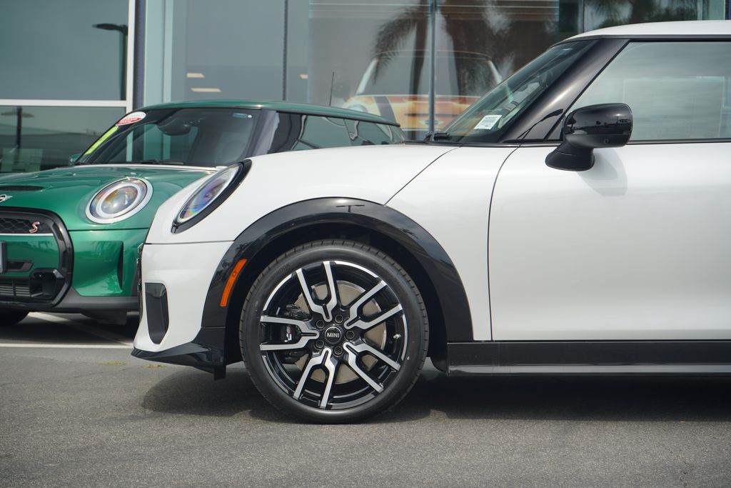 2026 Mini Cooper Hardtop S 2 Door Iconic photo 3