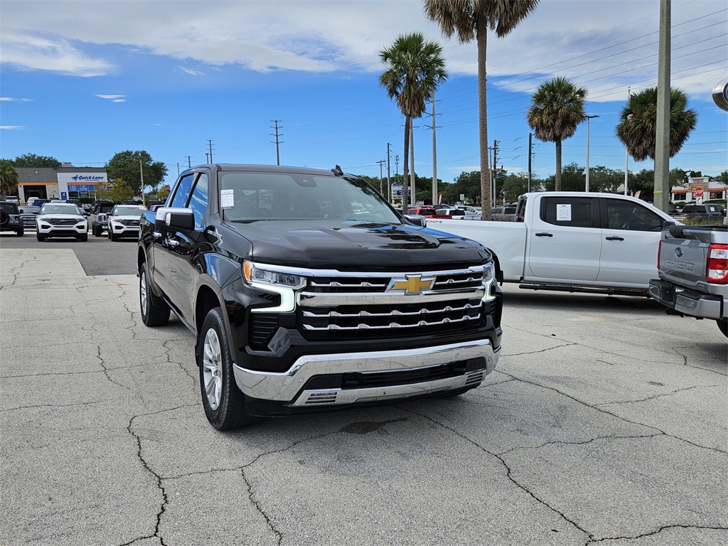 2024 Chevrolet Silverado 1500 LTZ photo 2