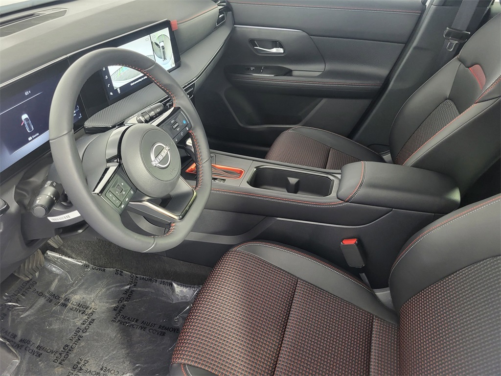 2025 Nissan Kicks SR photo 4