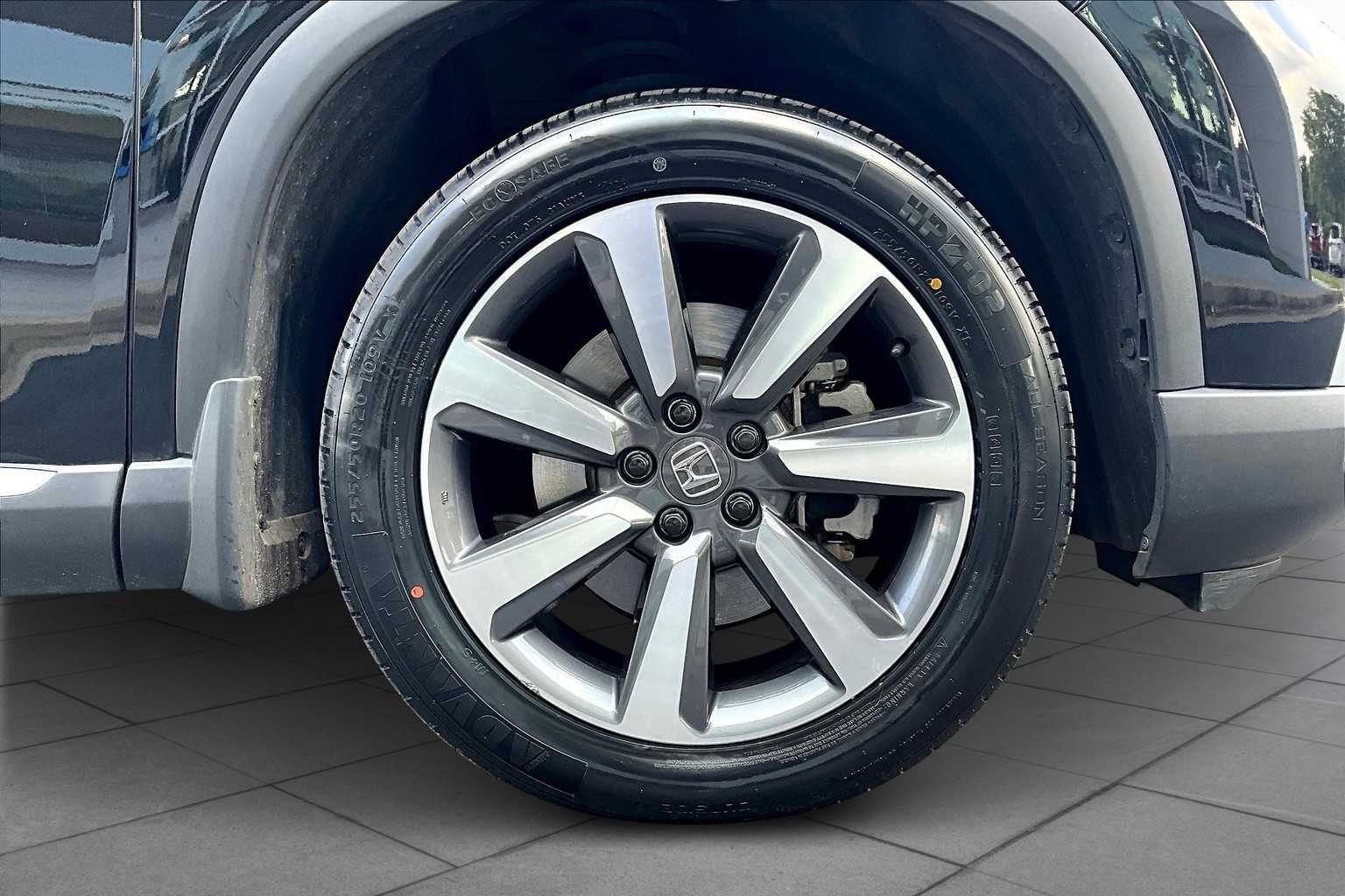 2023 Honda Pilot Touring photo 9