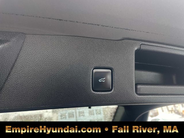 2022 Ford Escape Titanium photo 6