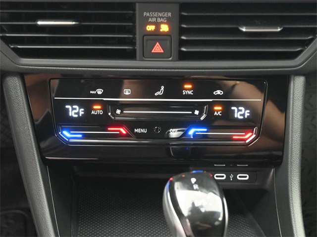 2025 Volkswagen Jetta 1.5T S photo 3