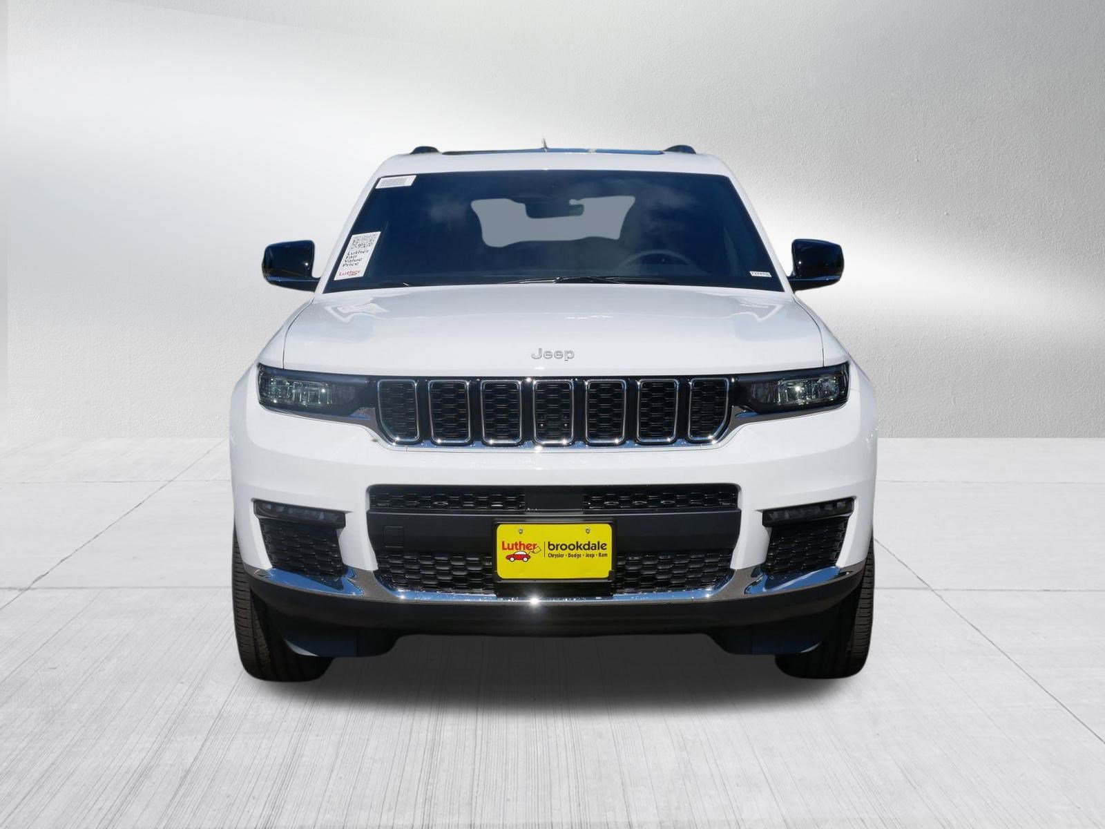 2025 Jeep Grand Cherokee Limited photo 2