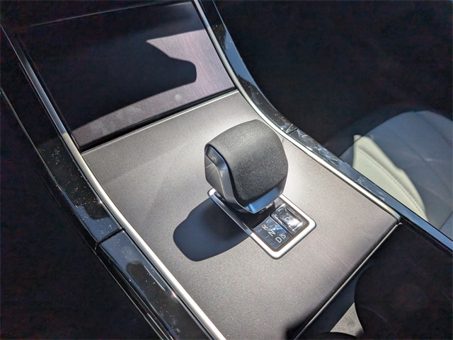 2026 Land Rover Range Rover Evoque Dynamic SE photo 11
