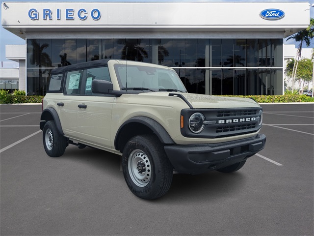 2025 Ford Bronco 4-Door Base's photo