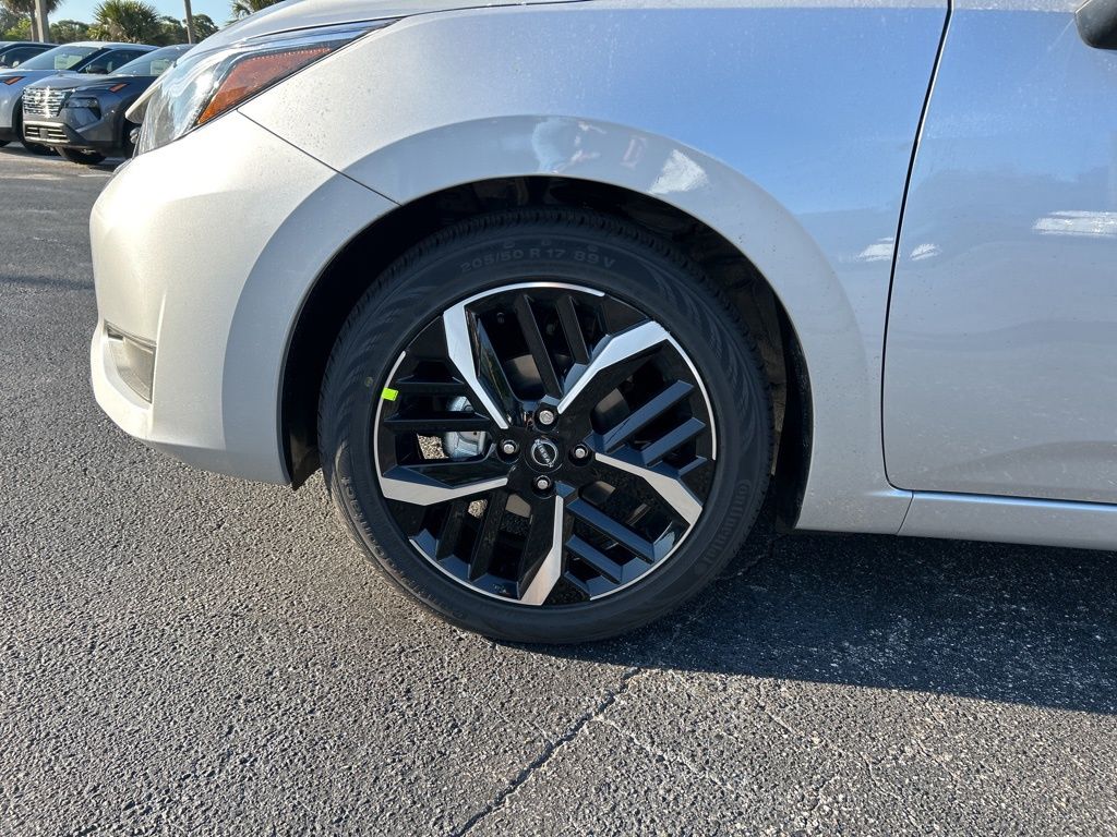 2025 Nissan Versa SR photo 39
