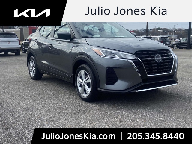 2025 Nissan KICKS PLAY Base's photo