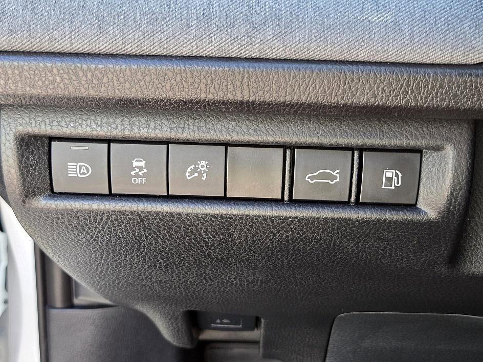 2025 Toyota Camry LE photo 25