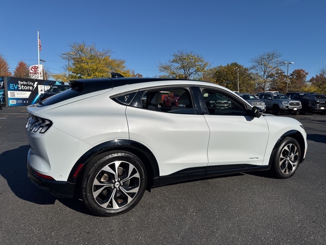 2023 Ford Mustang Mach-E Premium photo 3