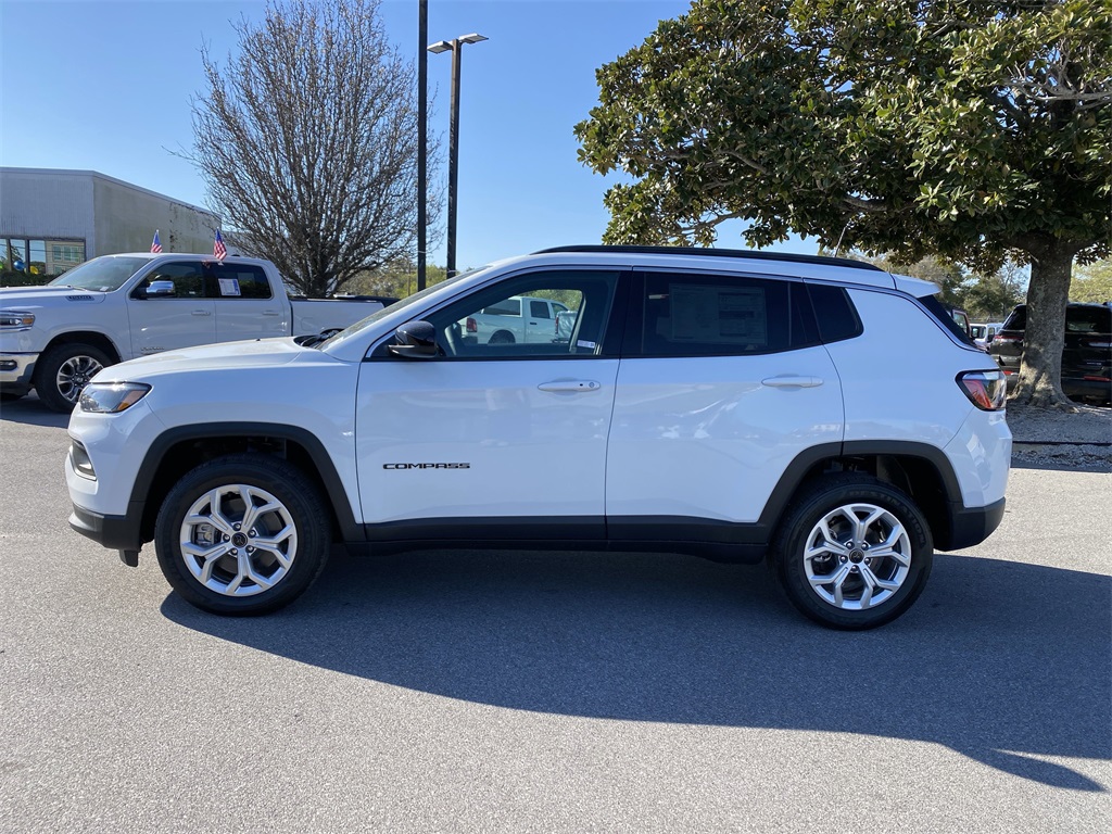 2025 Jeep Compass Latitude photo 5