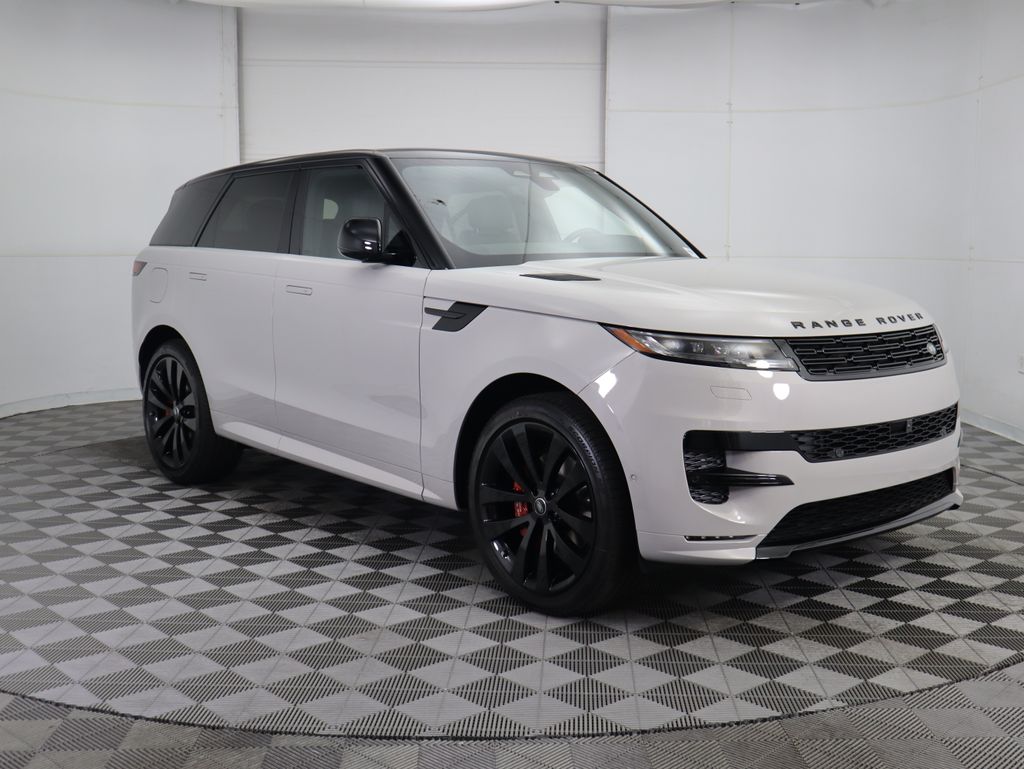 2025 Land Rover Range Rover Sport SE photo 3