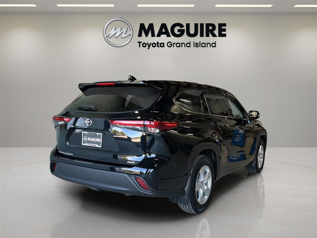 2021 Toyota Highlander L photo 24
