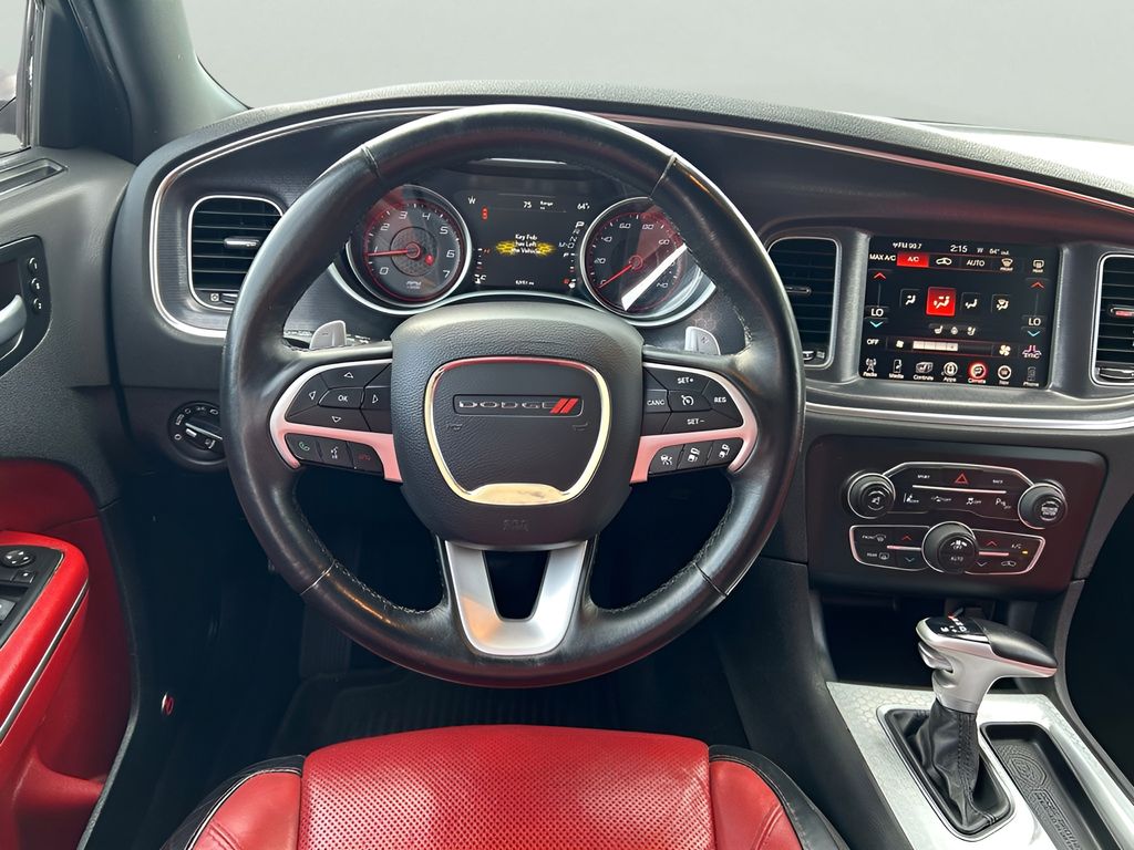 2016 Dodge Charger SXT photo 13