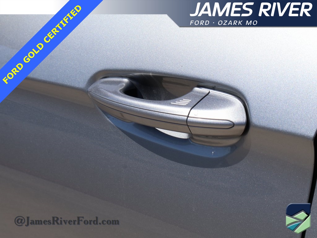 2024 Ford Edge SEL photo 17