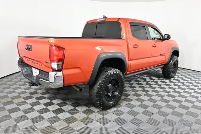 2017 Toyota Tacoma TRD Off-Road photo 9
