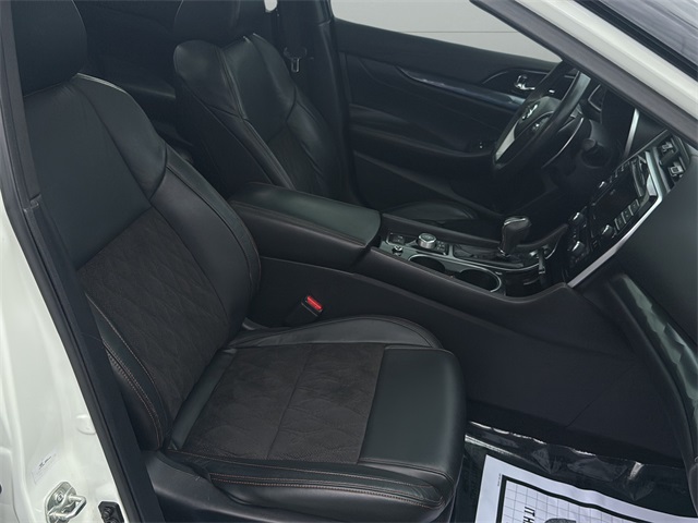 2020 Nissan Maxima SR photo 9