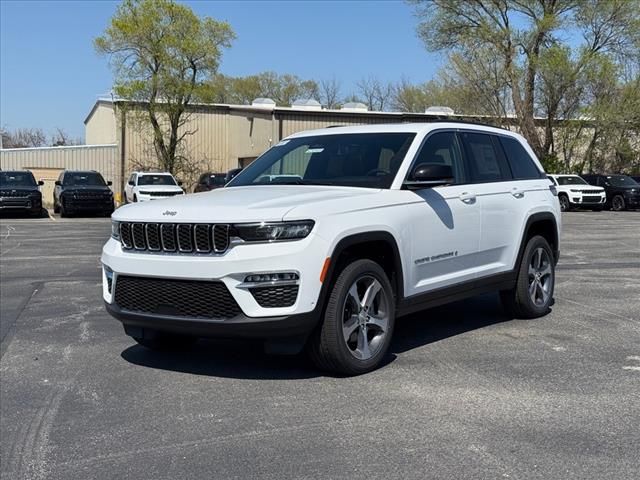 2025 Jeep Grand Cherokee Limited photo 2