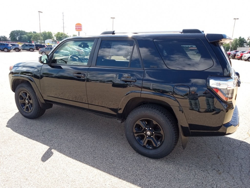 2023 Toyota 4Runner SR5 photo 9