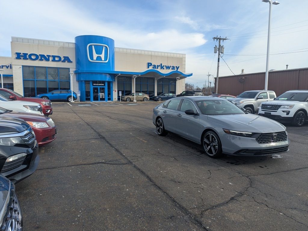 2025 Honda Accord Hybrid Sport's photo