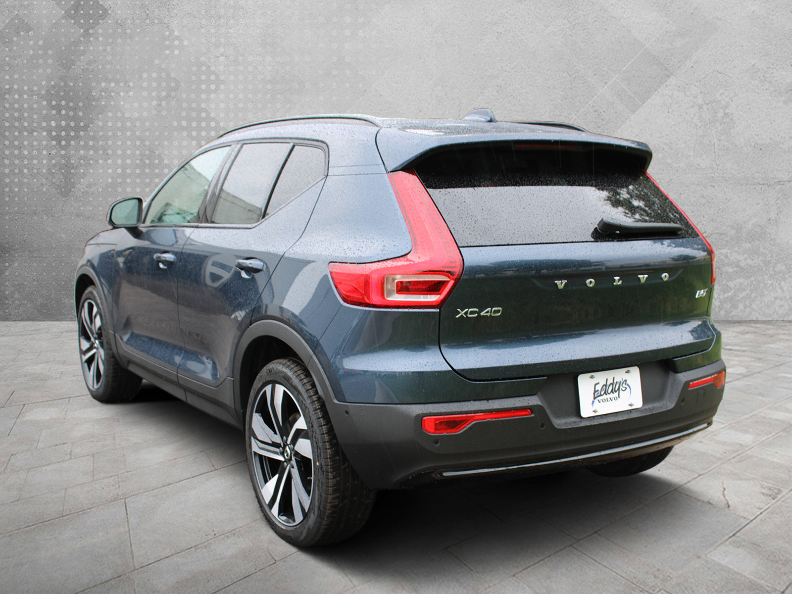 2026 Volvo XC40 photo 3