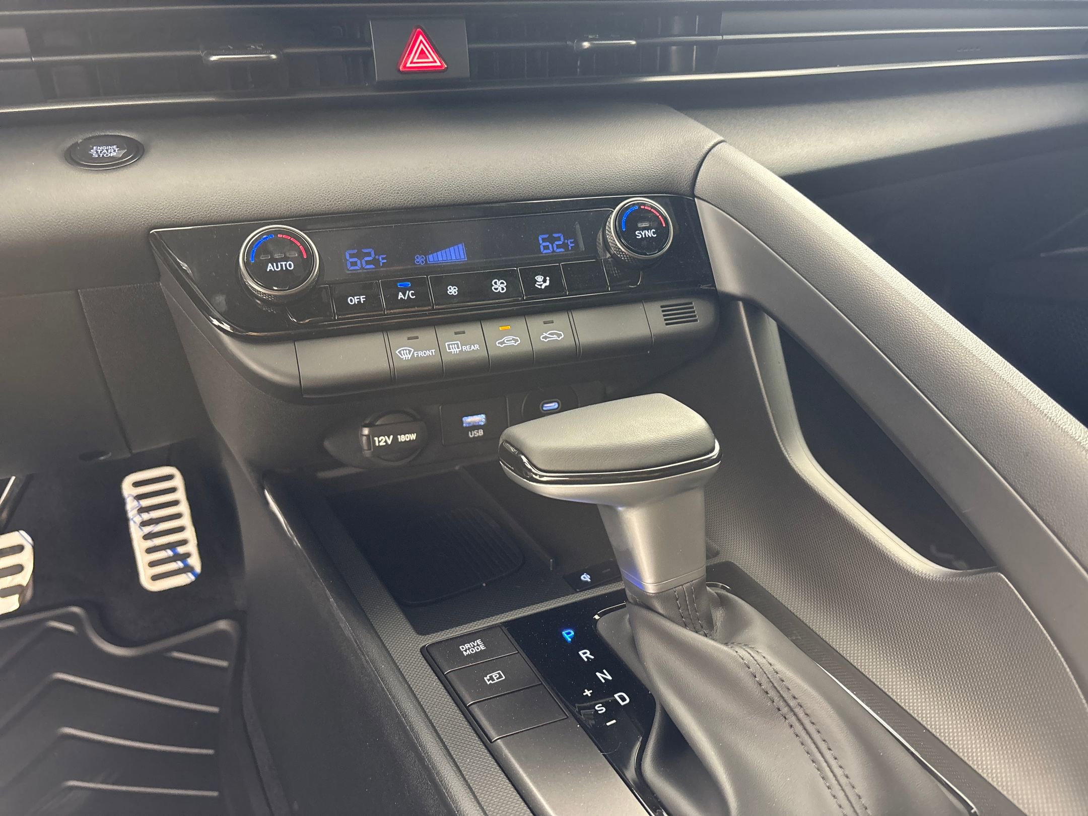 2025 Hyundai Elantra SEL Sport photo 16