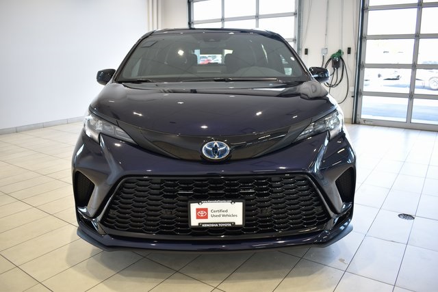 2023 Toyota Sienna XSE photo 3