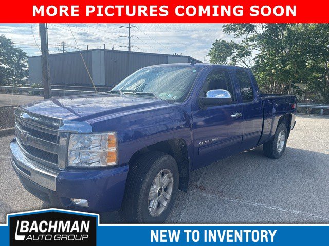 2011 Chevrolet Silverado 1500 LT photo 3