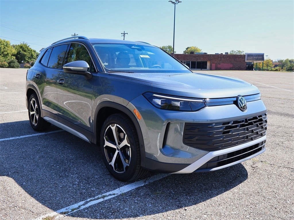 2025 Volkswagen Tiguan SE photo 6