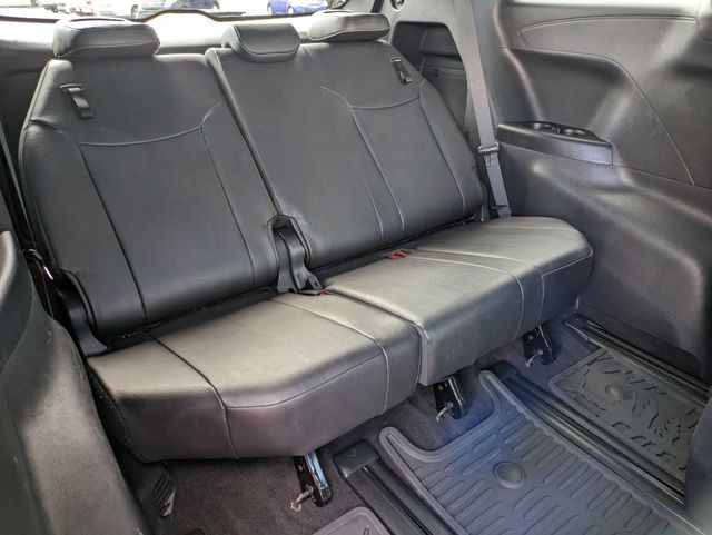 2025 Toyota Sienna Woodland Edition photo 26