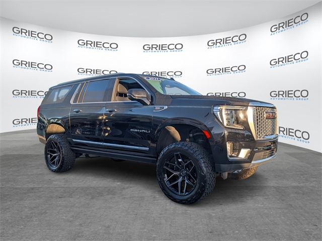 2021 GMC Yukon Denali's photo