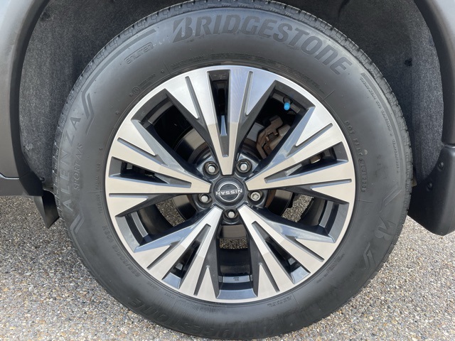 2023 Nissan Rogue SV photo 9