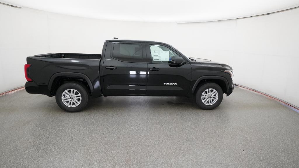 2026 Toyota Tundra SR5 CrewMax photo 25