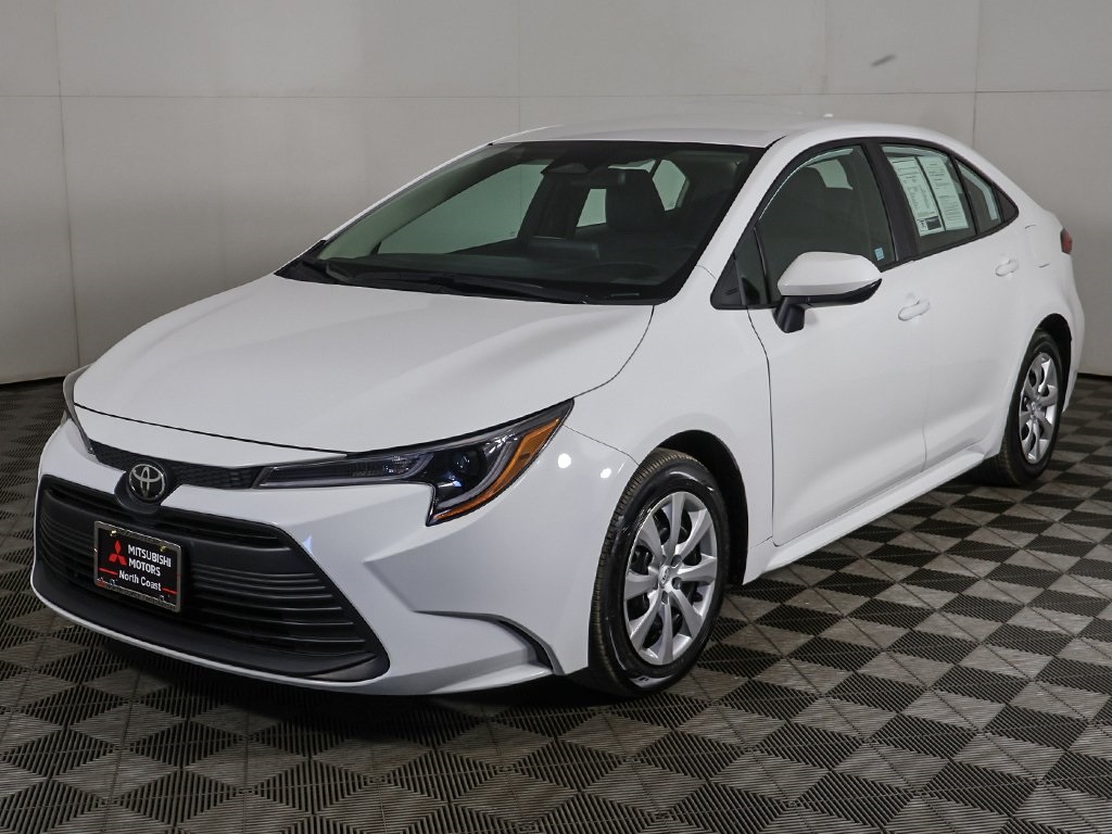 2024 Toyota Corolla LE photo 4