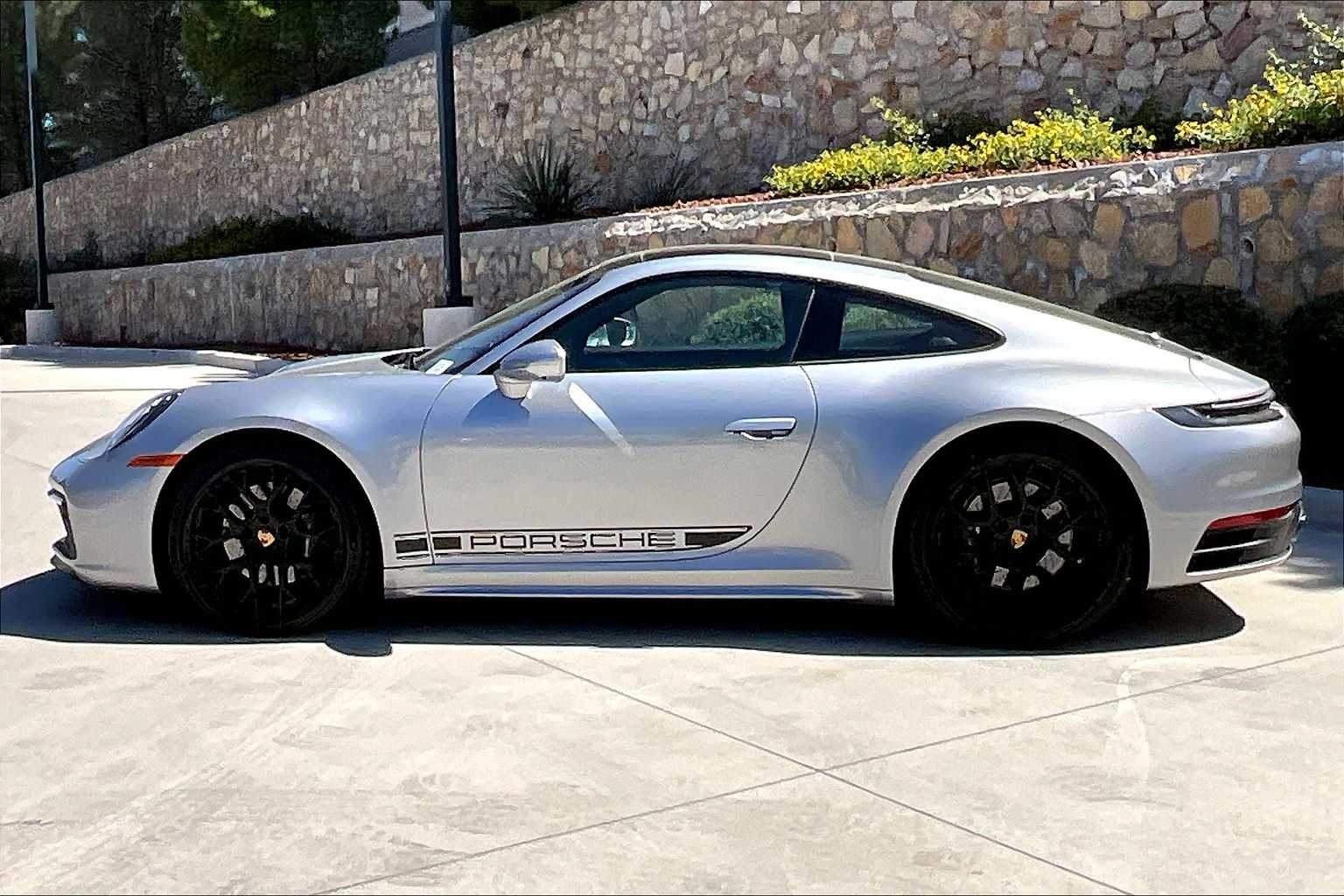 2023 Porsche 911 S photo 2