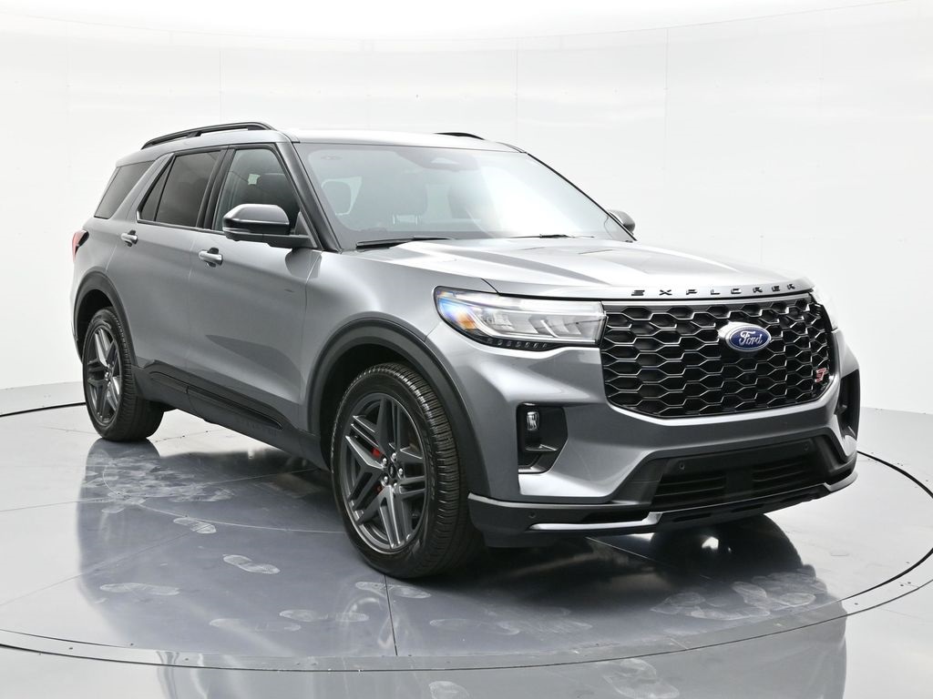 2025 Ford Explorer ST photo 2