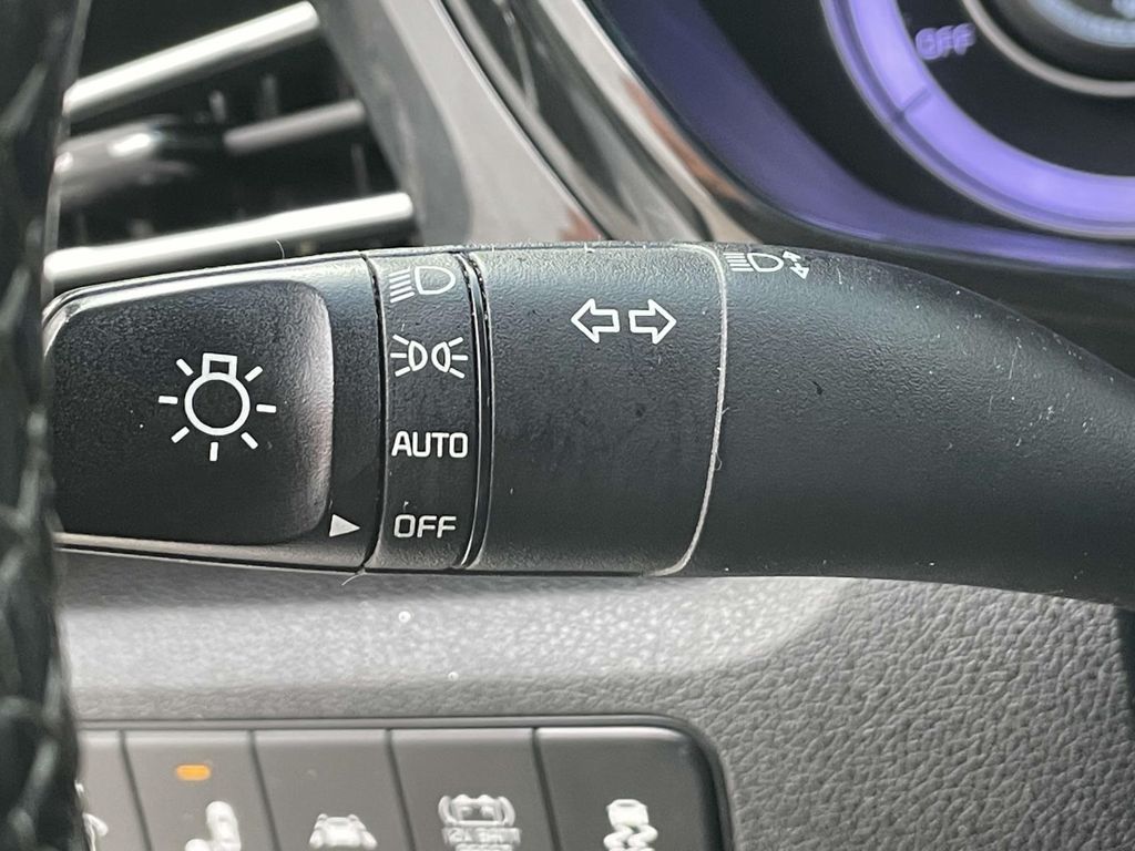 2020 Kia Niro LXS photo 20