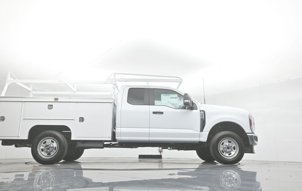 2025 Ford F-350 Super Duty XLT