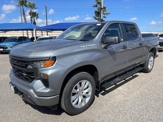 2026 Chevrolet Silverado 1500 Custom photo 3