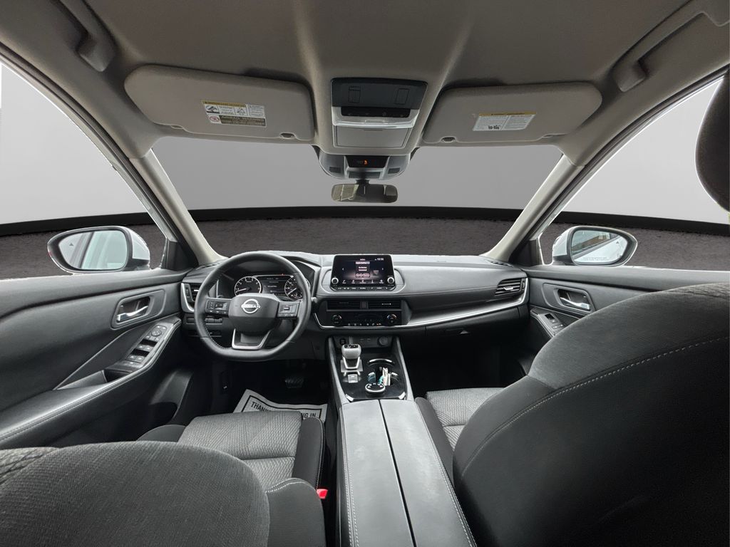 2025 Nissan Rogue SV photo 21