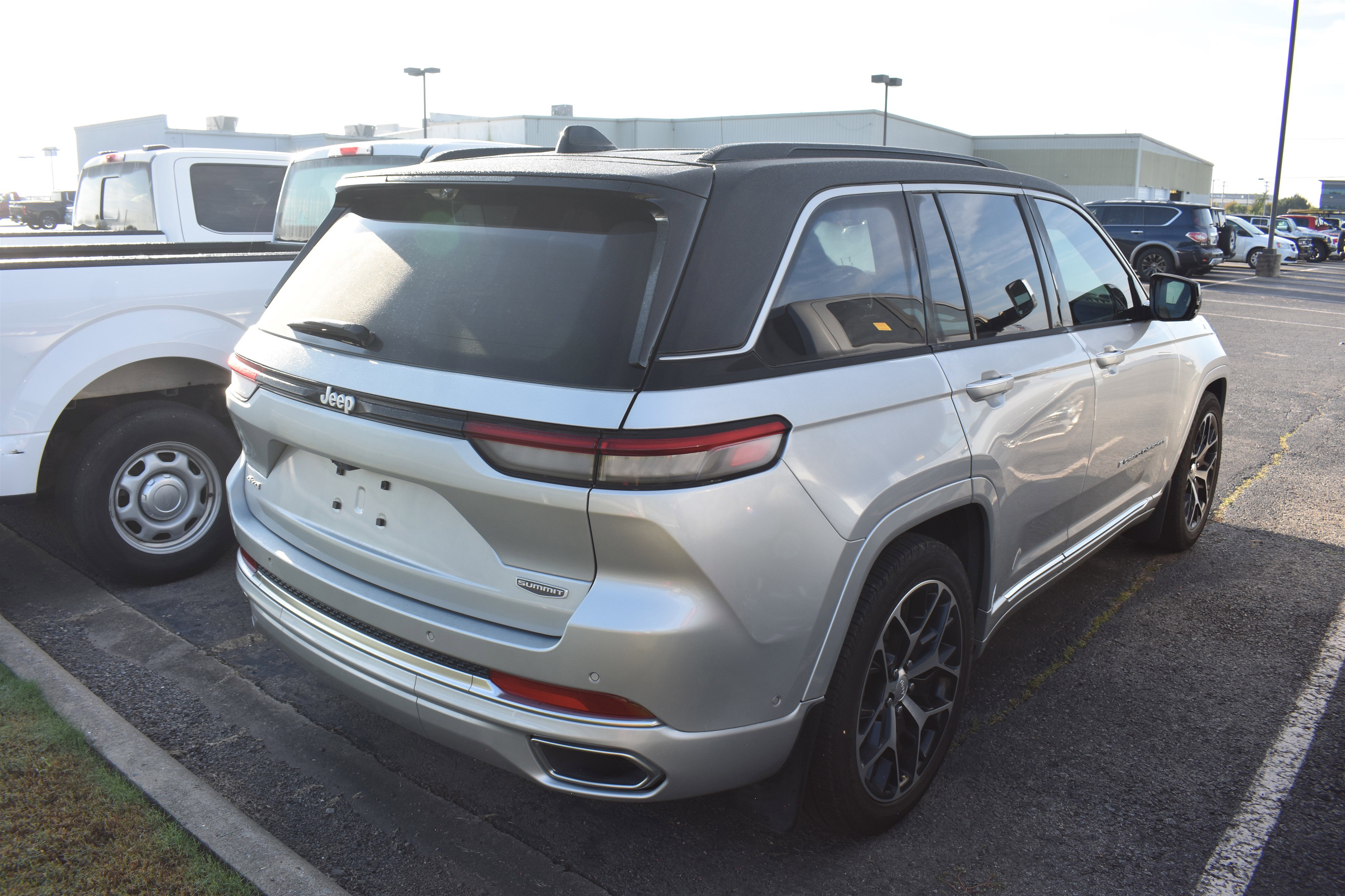 2024 Jeep Grand Cherokee Summit Reserve photo 3