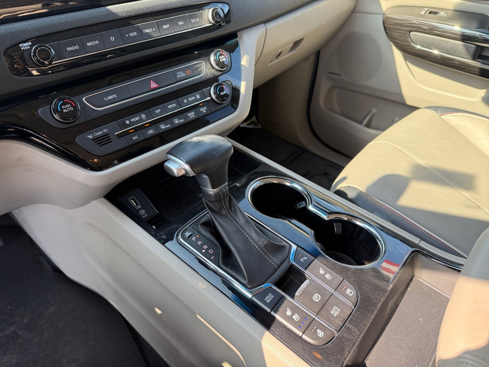2020 Kia Sedona SX photo 12