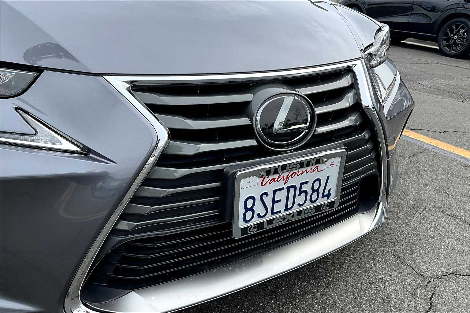 2020 Lexus IS 300 photo 29