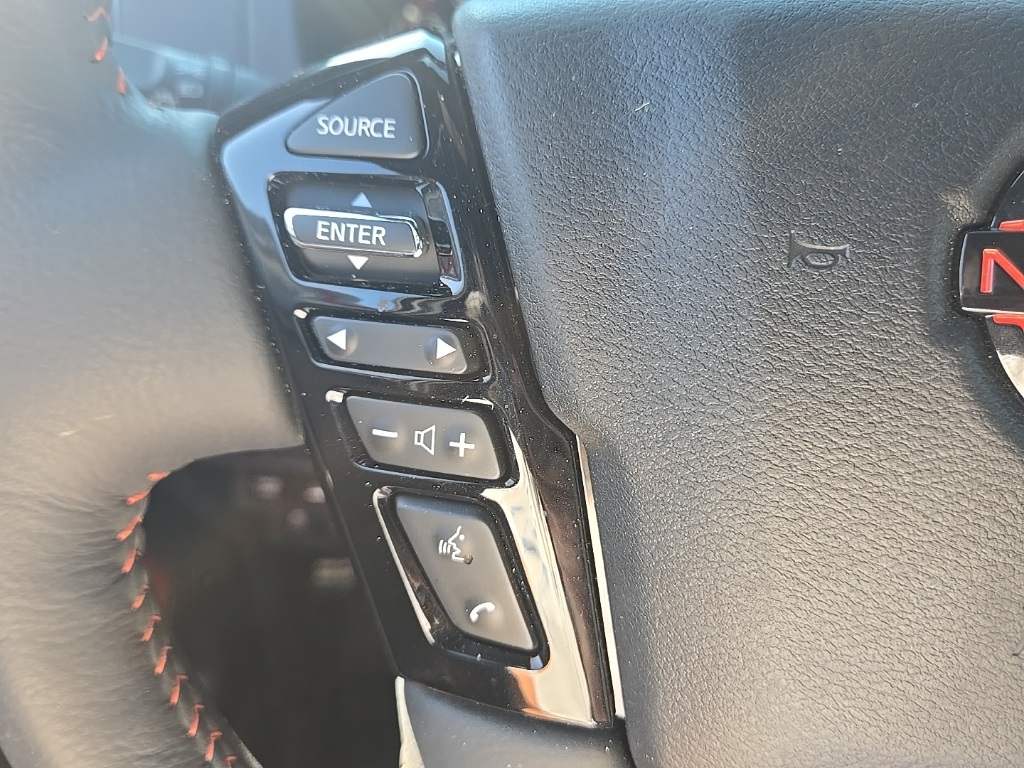 2025 Nissan Frontier PRO-4X photo 11