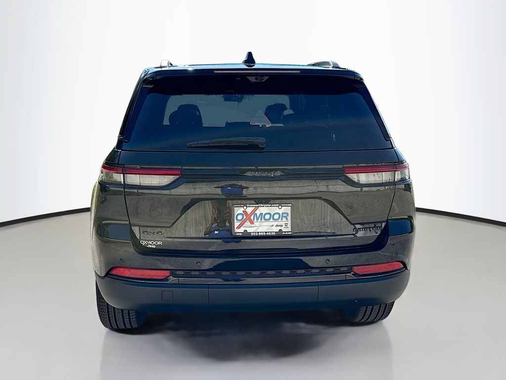 2025 Jeep Grand Cherokee Limited photo 3