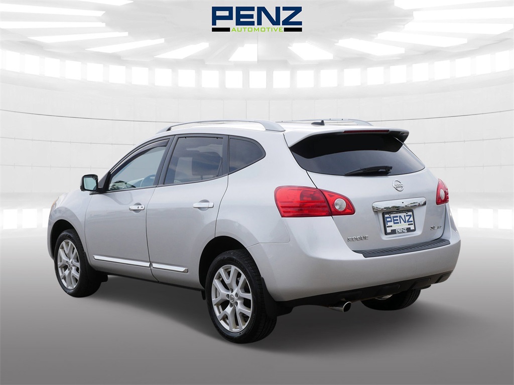 2013 Nissan Rogue SL photo 3