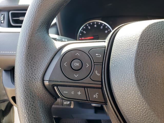2022 Toyota RAV4 XLE photo 11