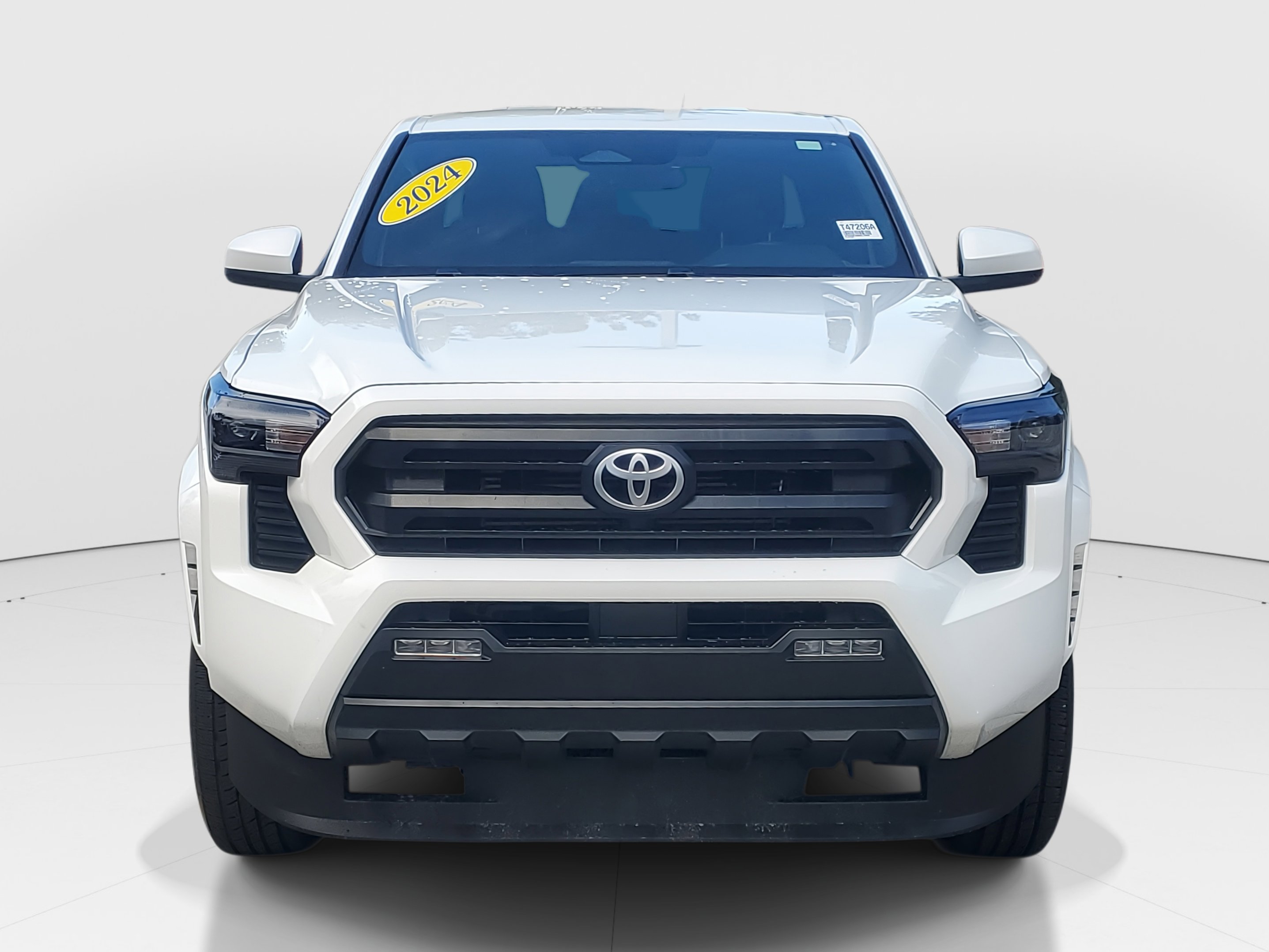 2024 Toyota Tacoma SR5 photo 3