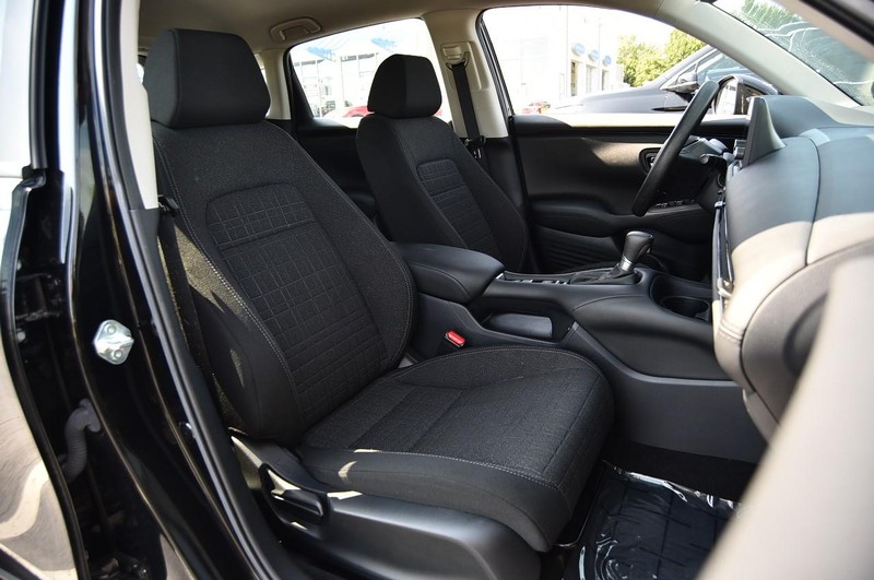 2025 Honda HR-V LX photo 17