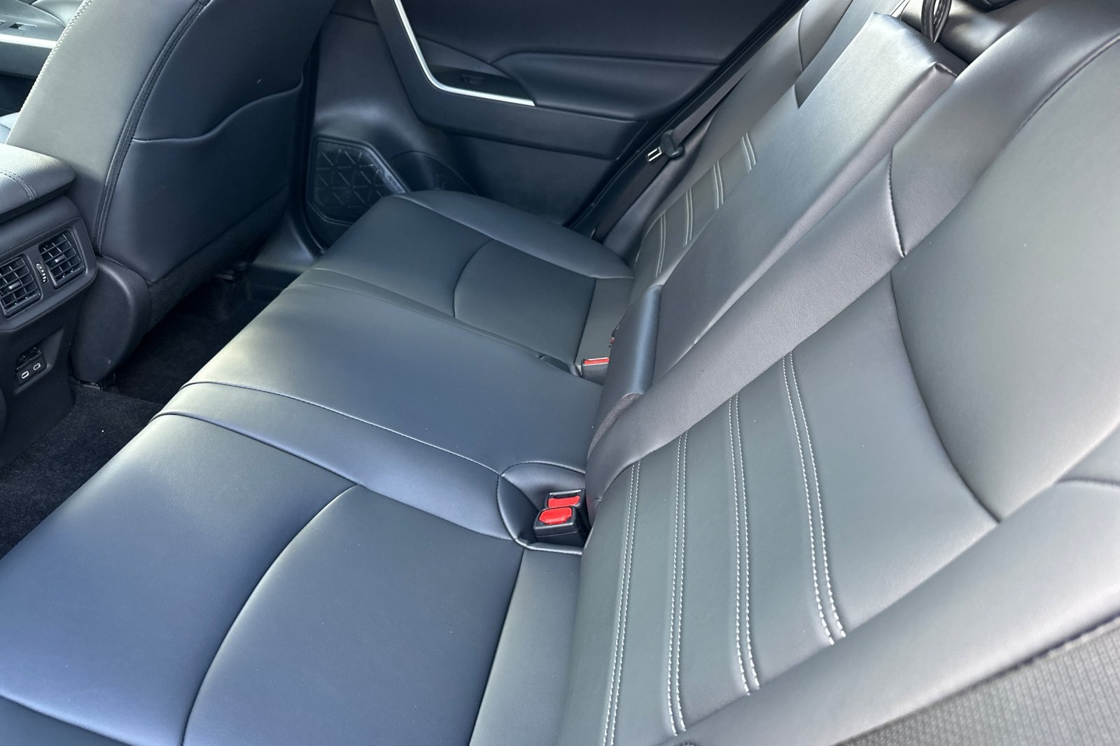 2025 Toyota RAV4 XLE Premium photo 3